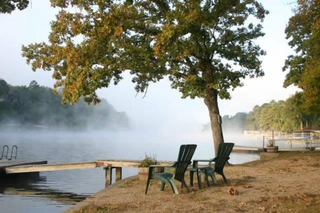 #02 - Unique Lakeside Studio Cottage- Pet Friendly Hot Springs Luaran gambar