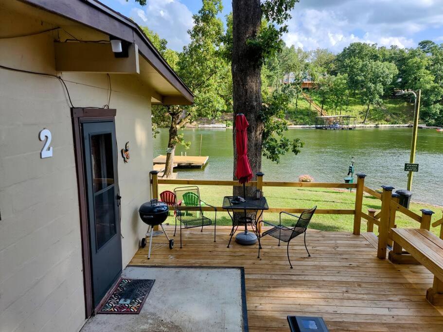 #02 - Unique Lakeside Studio Cottage- Pet Friendly Hot Springs Luaran gambar